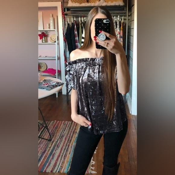 Umgee Velvet Off the Shoulder Blouse - Picture 2 of 2